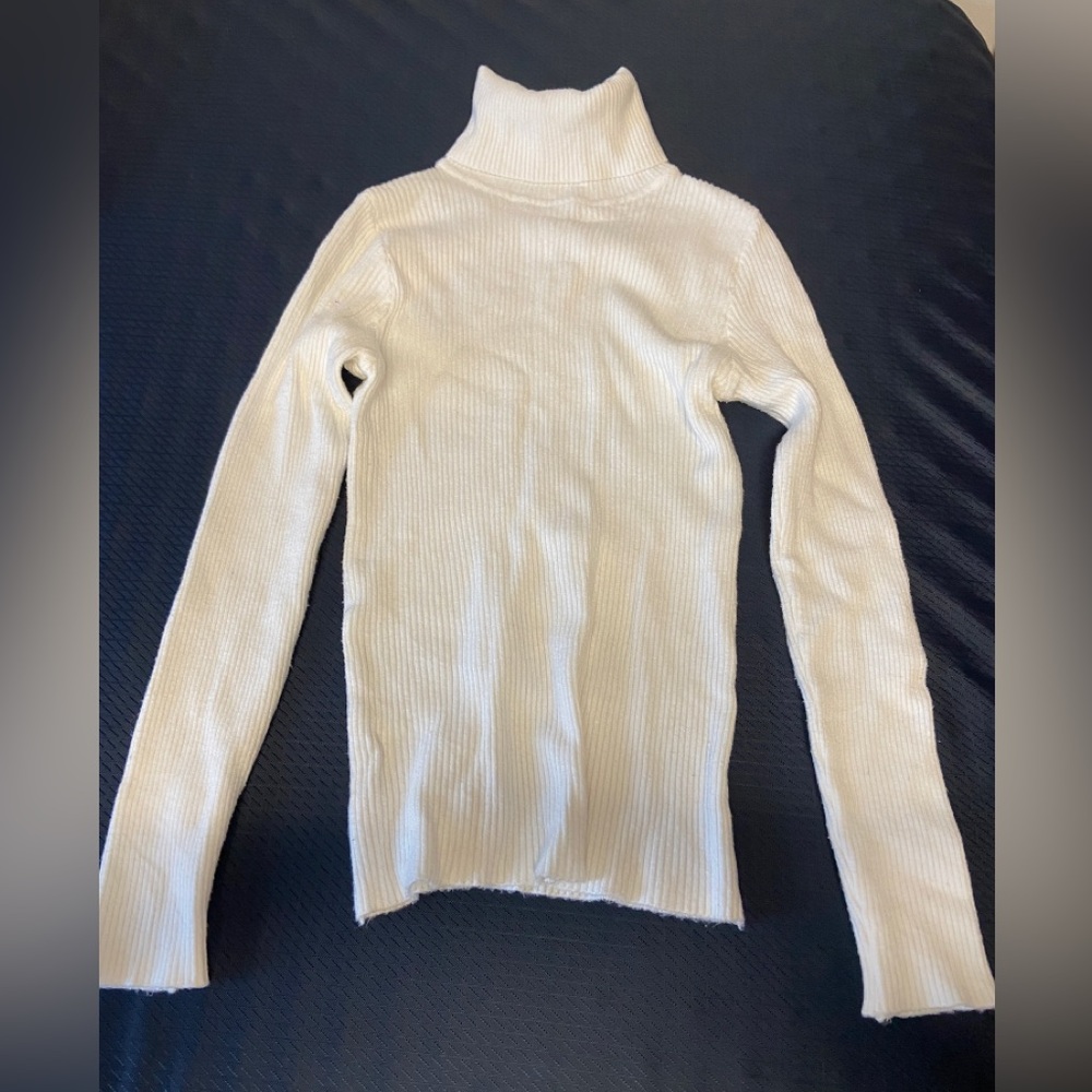 White Turtleneck sweatshirt